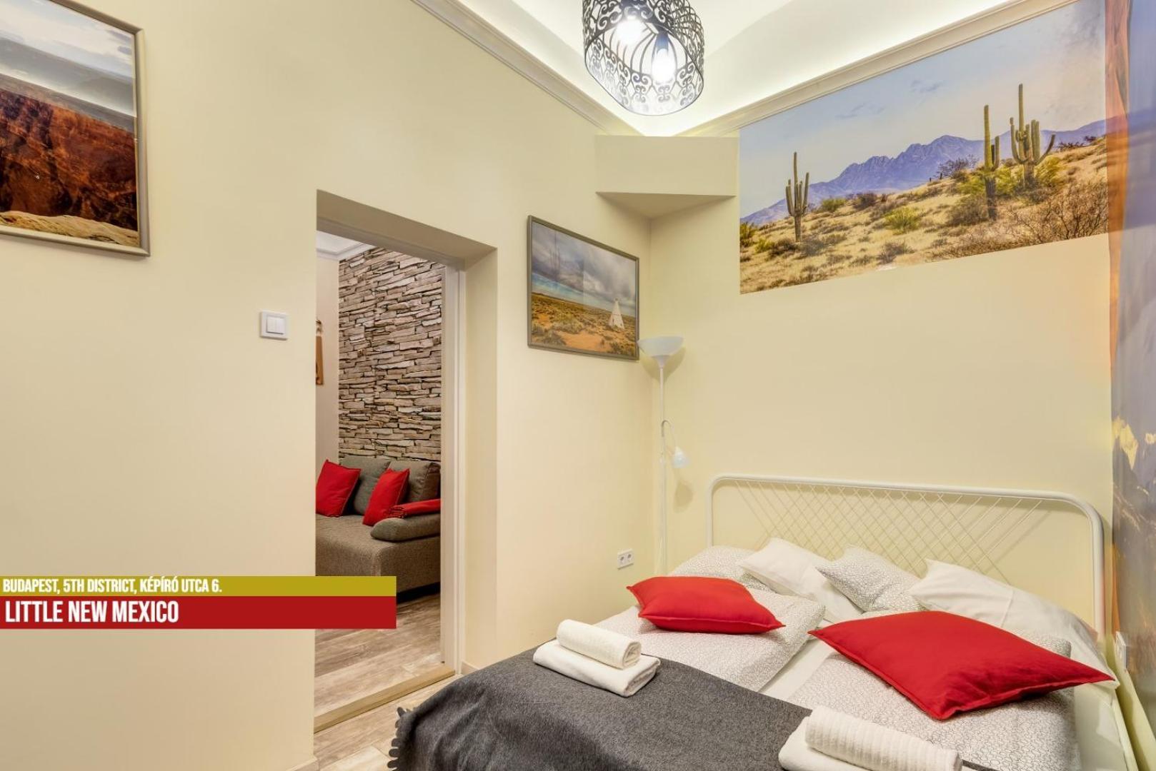 Little Americas Main Street Apartments บูดาเปสต์ ภายนอก รูปภาพ