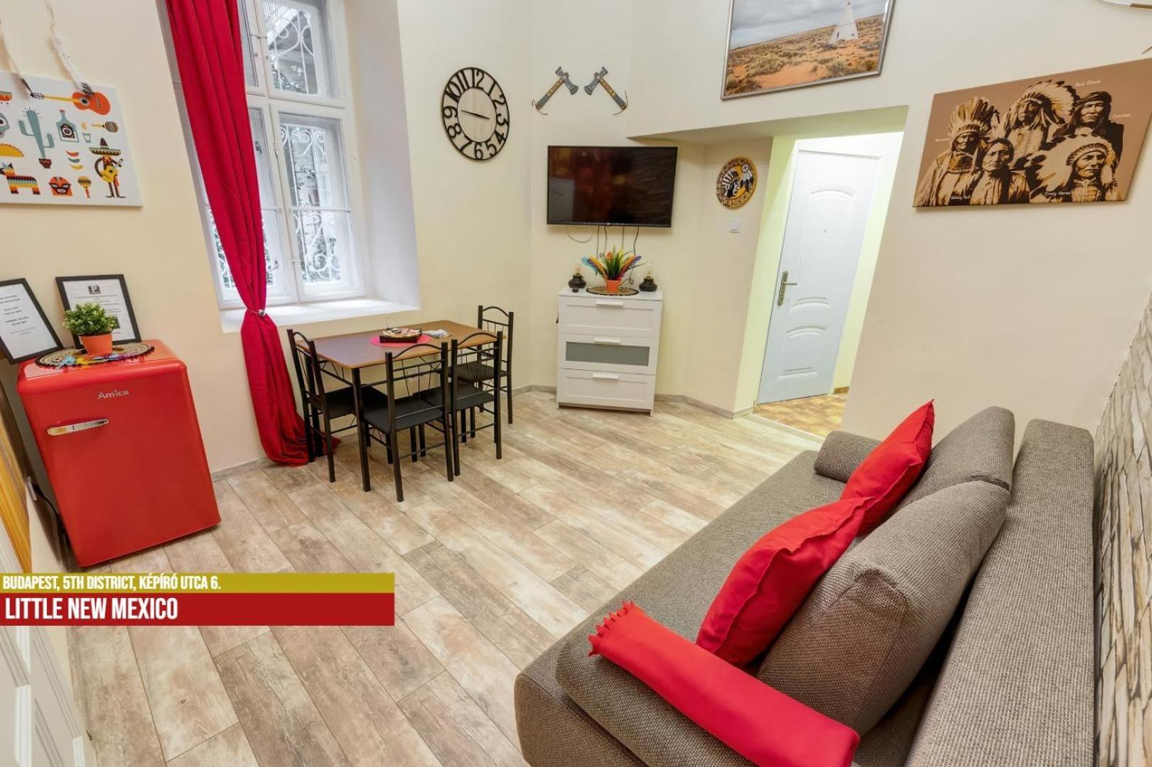 Little Americas Main Street Apartments บูดาเปสต์ ภายนอก รูปภาพ