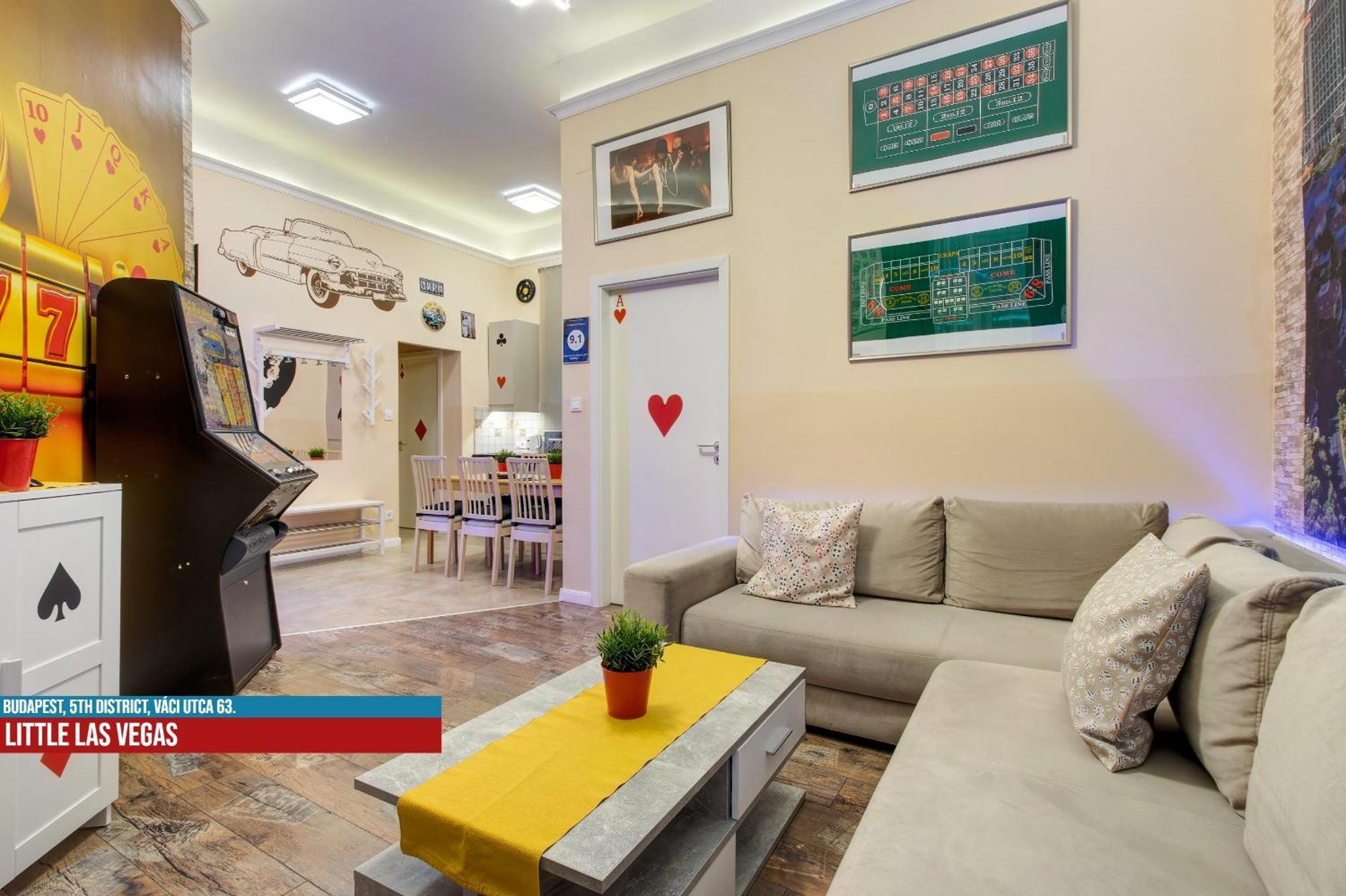 Little Americas Main Street Apartments บูดาเปสต์ ภายนอก รูปภาพ