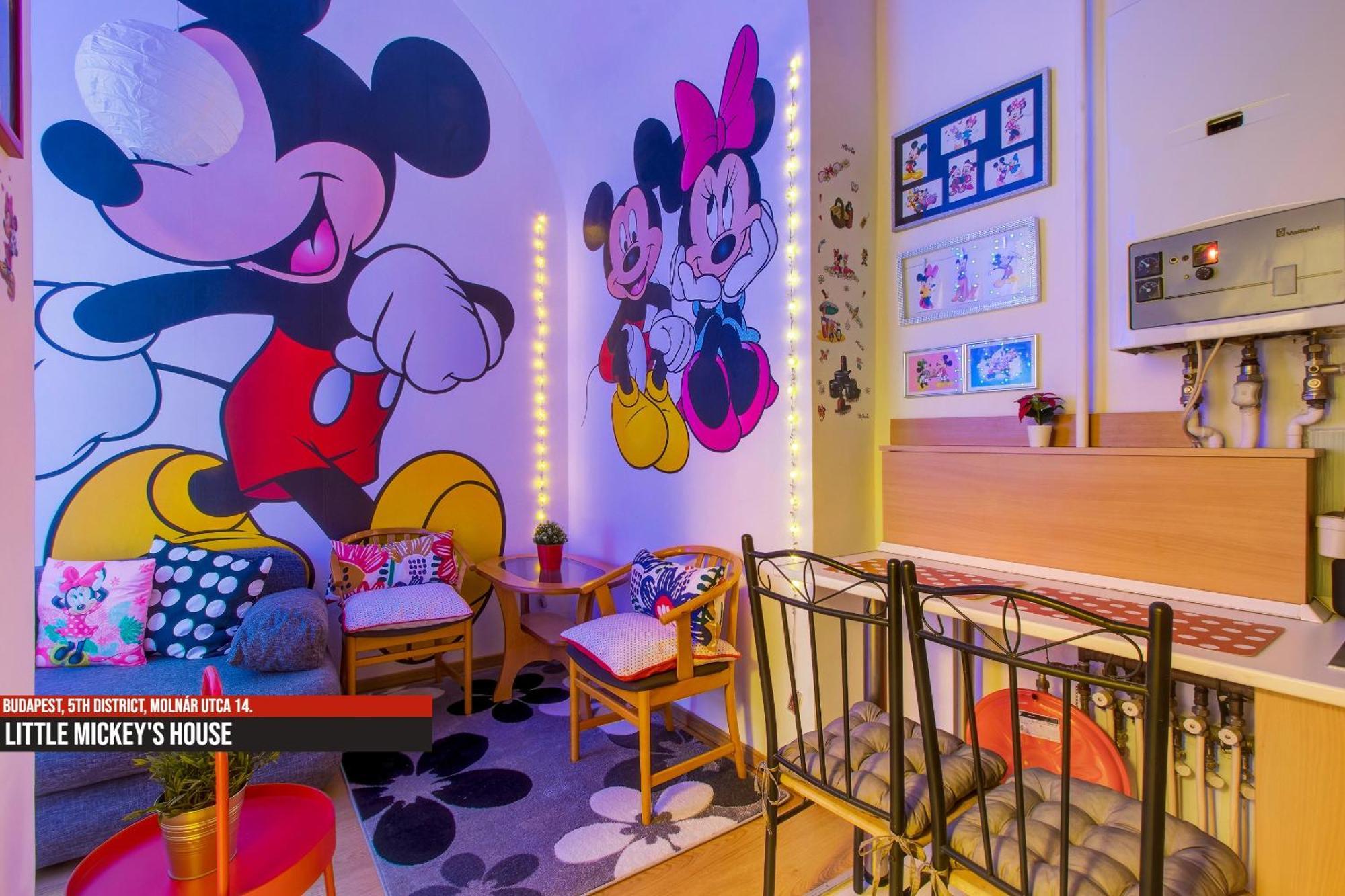 Little Americas Main Street Apartments บูดาเปสต์ ภายนอก รูปภาพ
