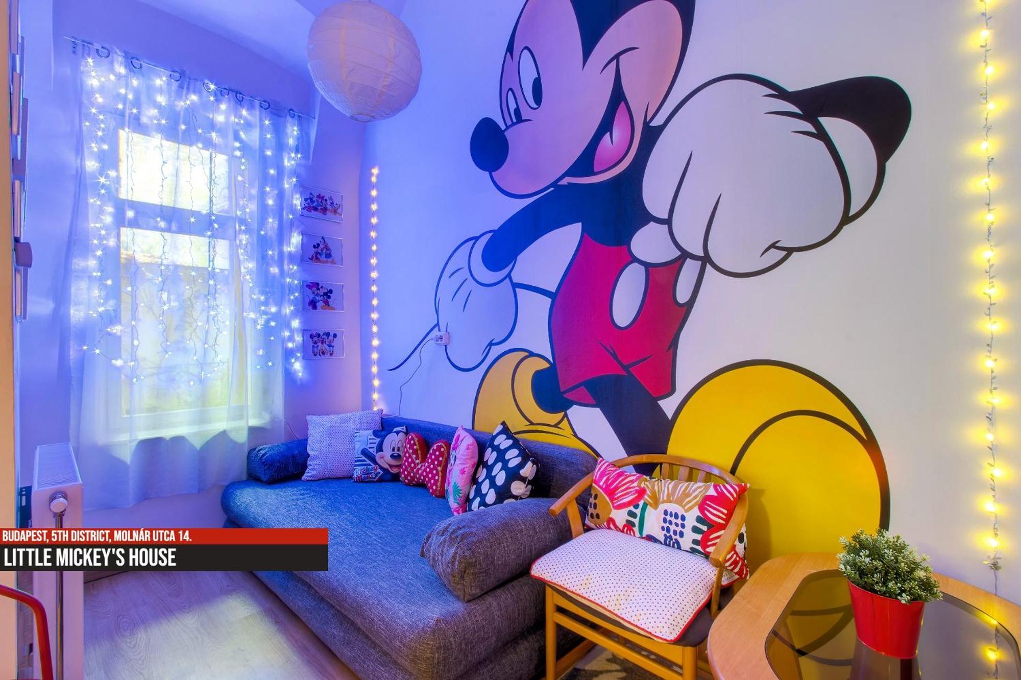 Little Americas Main Street Apartments บูดาเปสต์ ภายนอก รูปภาพ